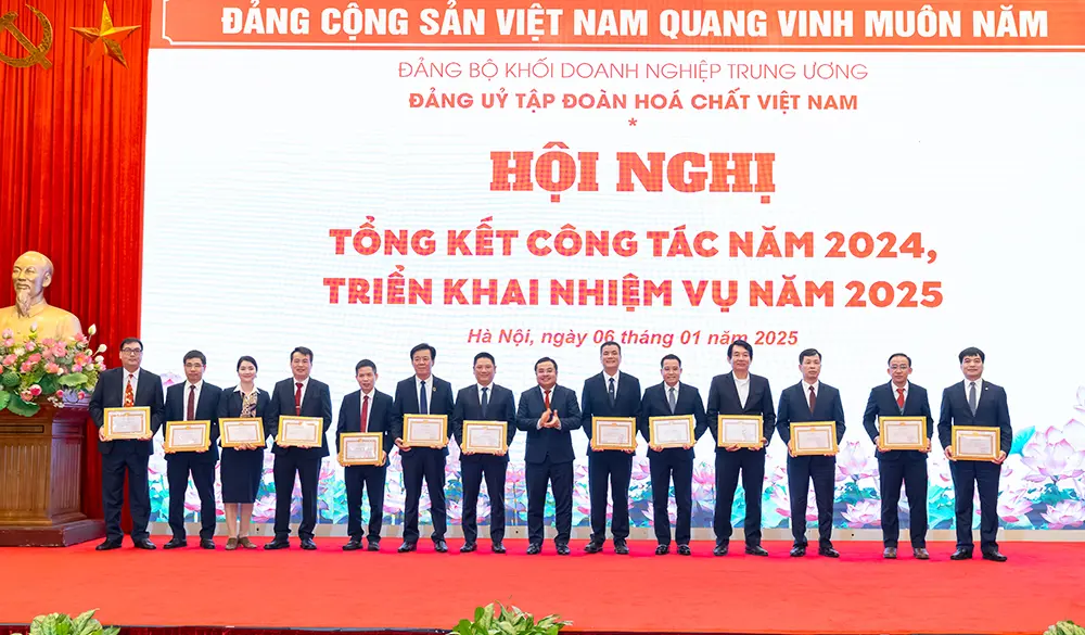 Hội nghị Tổng kết công tác Đảng năm 2024, triển khai nhiệm vụ năm 2025